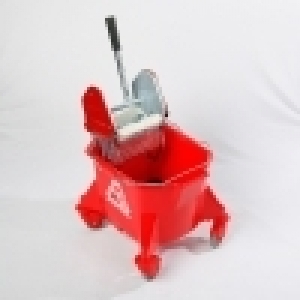 Smoothline bucket with steel CM1220 wringer